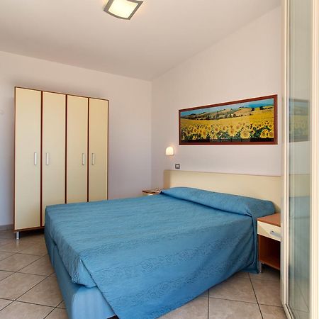 Residence Il Girasole 1 อัลบา อาดริอาติกา ภายนอก รูปภาพ