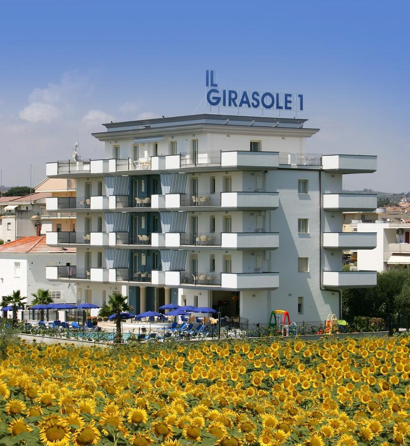 Residence Il Girasole 1 อัลบา อาดริอาติกา ภายนอก รูปภาพ
