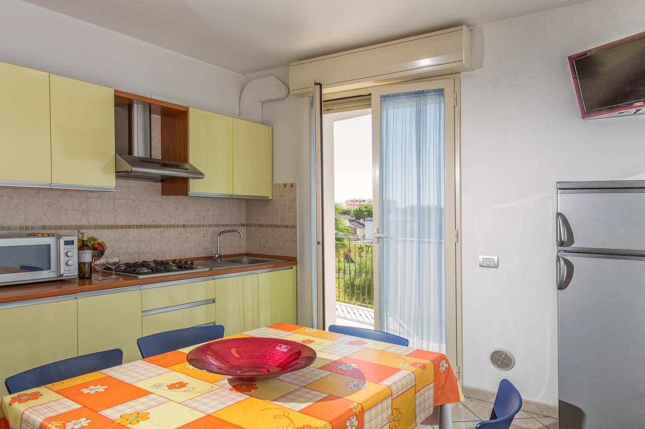 Residence Il Girasole 1 อัลบา อาดริอาติกา ภายนอก รูปภาพ