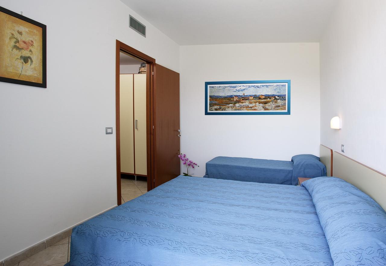 Residence Il Girasole 1 อัลบา อาดริอาติกา ภายนอก รูปภาพ