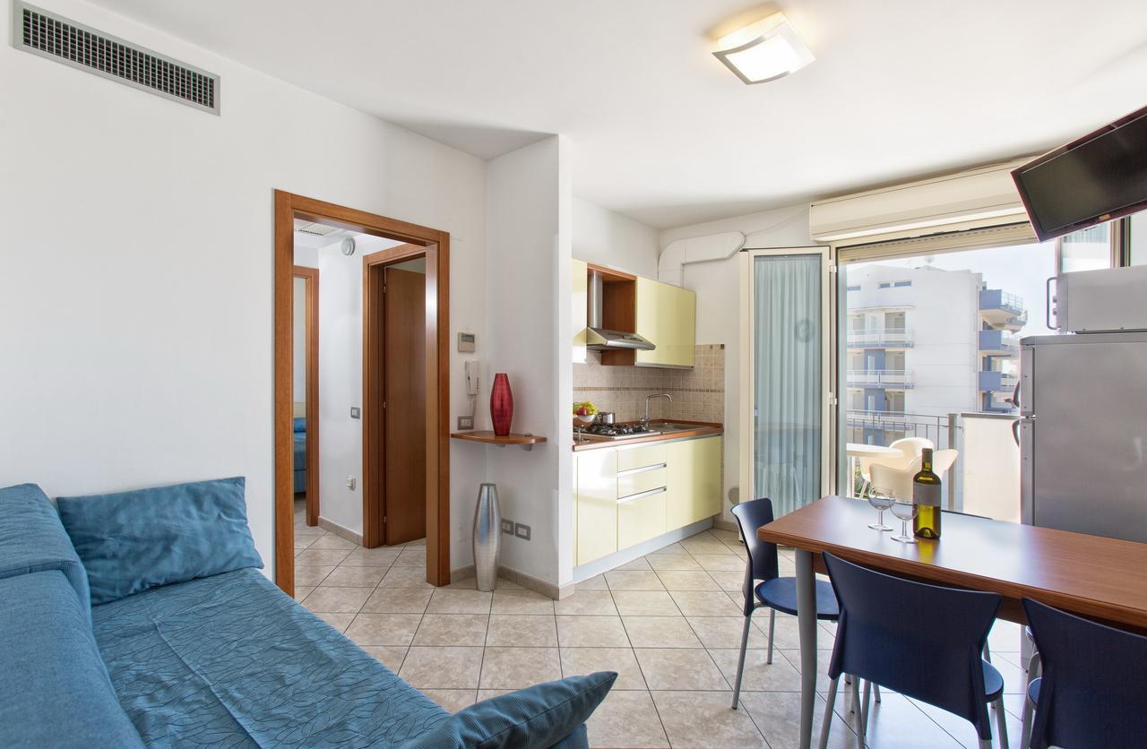 Residence Il Girasole 1 อัลบา อาดริอาติกา ภายนอก รูปภาพ